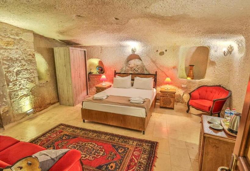 غرفة سوبيريور, Bedrock Cave