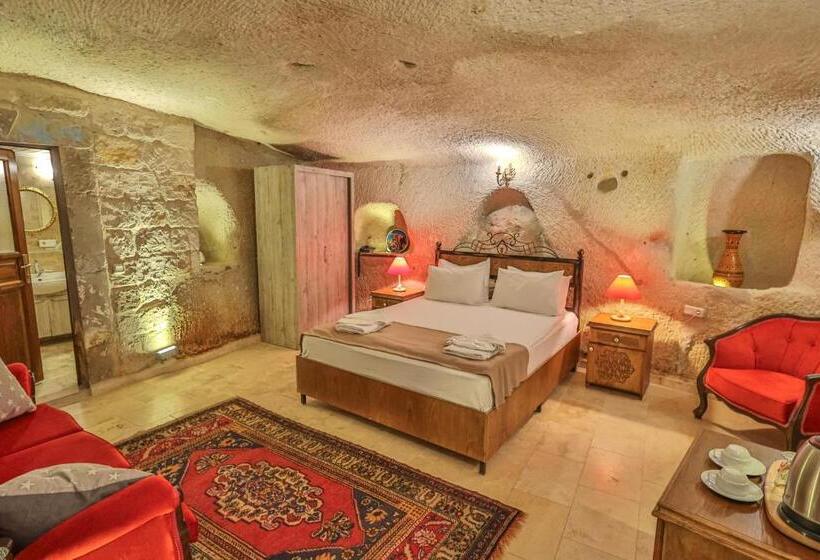 غرفة سوبيريور, Bedrock Cave