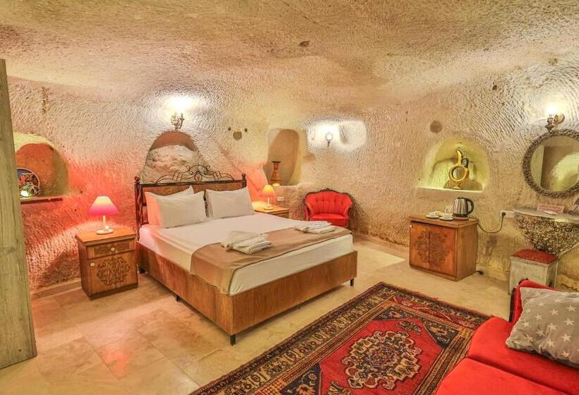 غرفة سوبيريور, Bedrock Cave