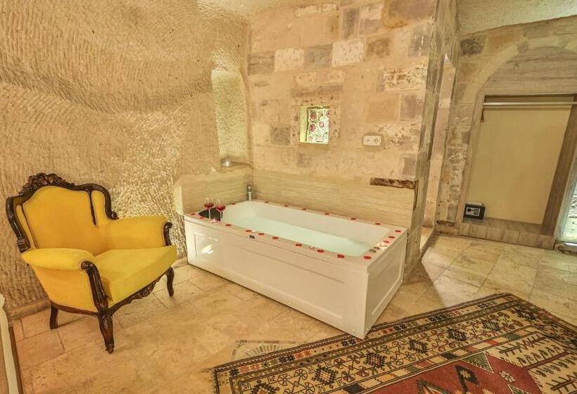 غرفة ديلوكس, Bedrock Cave