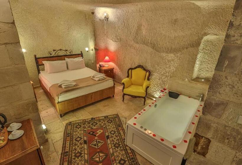 デラックスルーム, Bedrock Cave