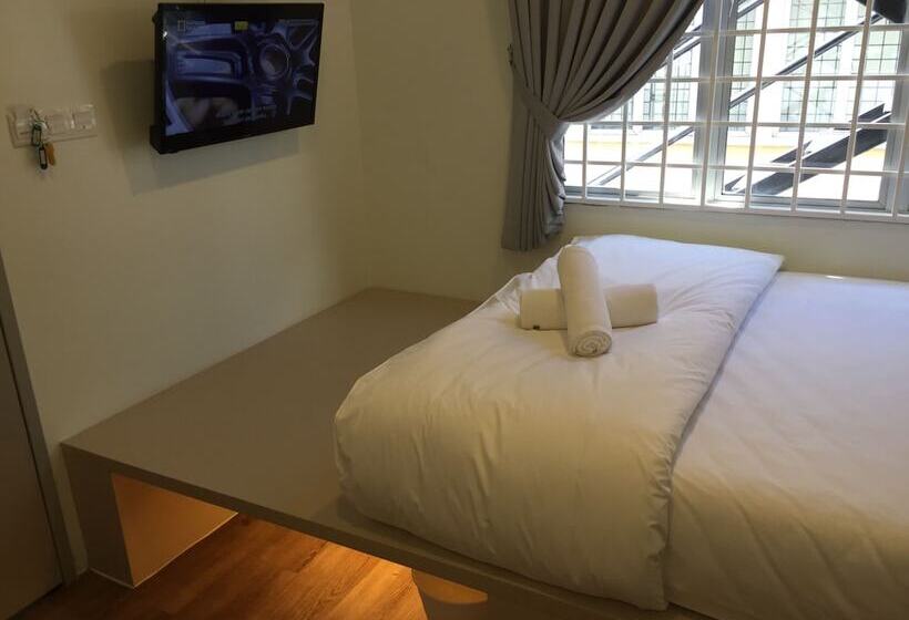 デラックスルーム, 57