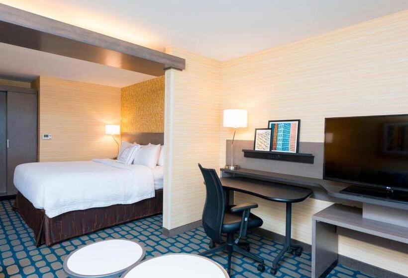 Люкс Кровать Кинг, Fairfield Inn & Suites By Marriott Medina