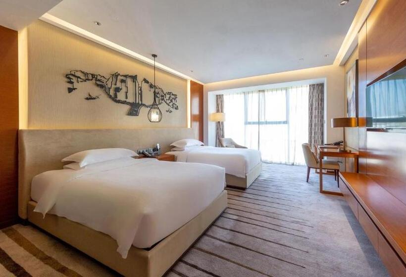 Номер Премиум Вид на Город, Holiday Inn Nanjing Xuanwu Lake, An Ihg