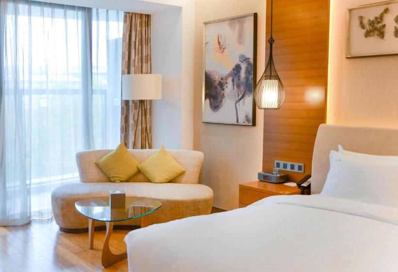 Номер Премиум Вид на Город, Holiday Inn Nanjing Xuanwu Lake, An Ihg