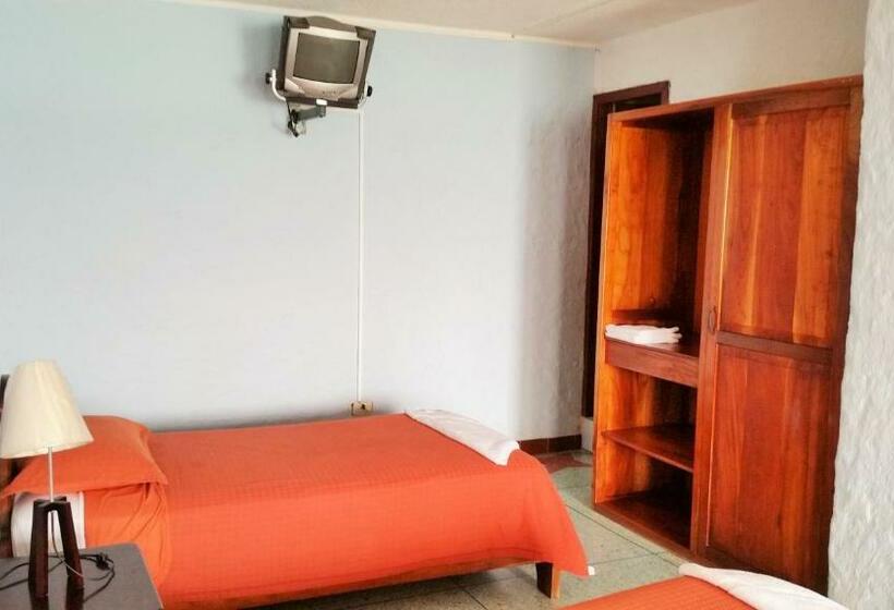 Chambre Triple Standard Vue Mer, Hostal Estrella De Mar