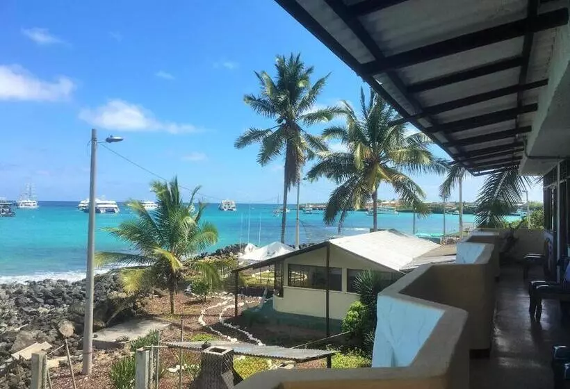 اتاق خانوادگی با چشم‌انداز دریا, Hostal Estrella De Mar