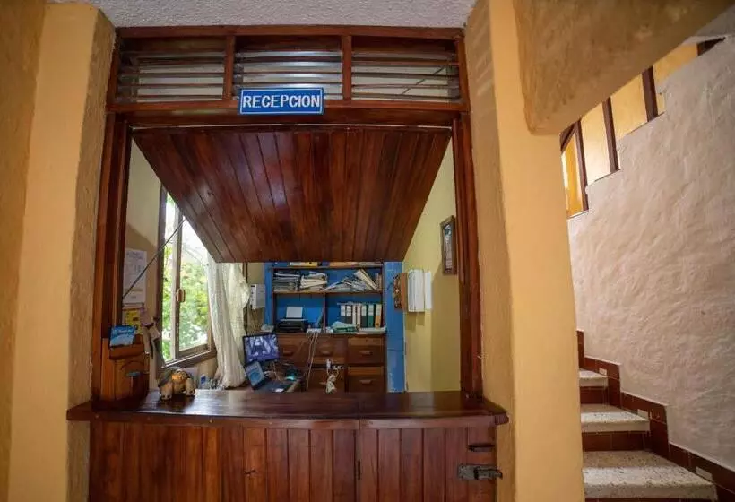 اتاق راحتی سه تخته, Hostal Estrella De Mar