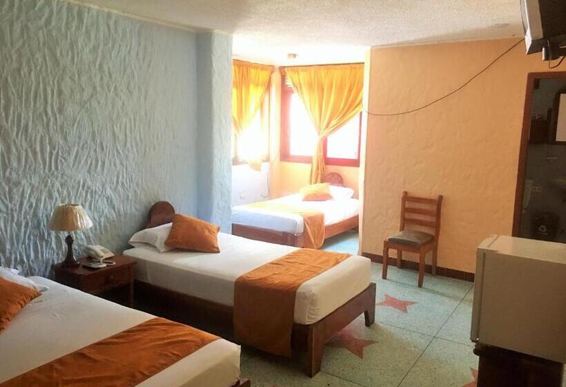Chambre Triple Confort, Hostal Estrella De Mar