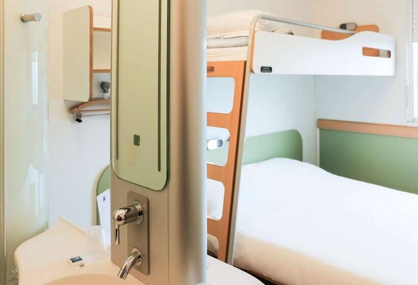 חדר סטנדרט לשלושה, Ibis Budget Castelnaudary  A61