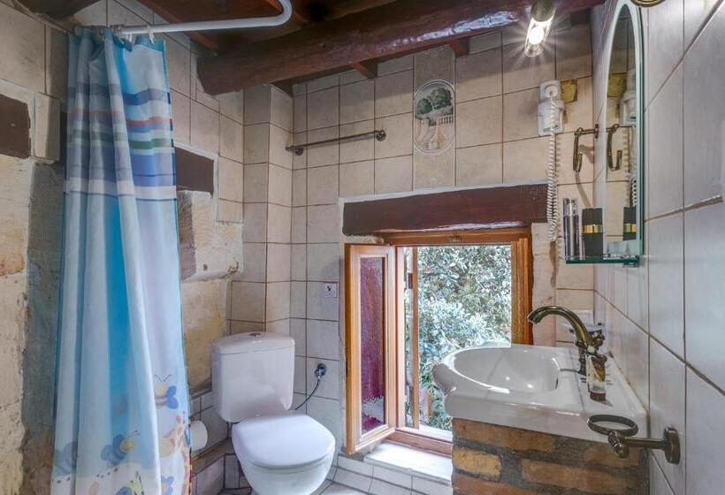 디럭스 룸, Ifigenia By Captain Michalis