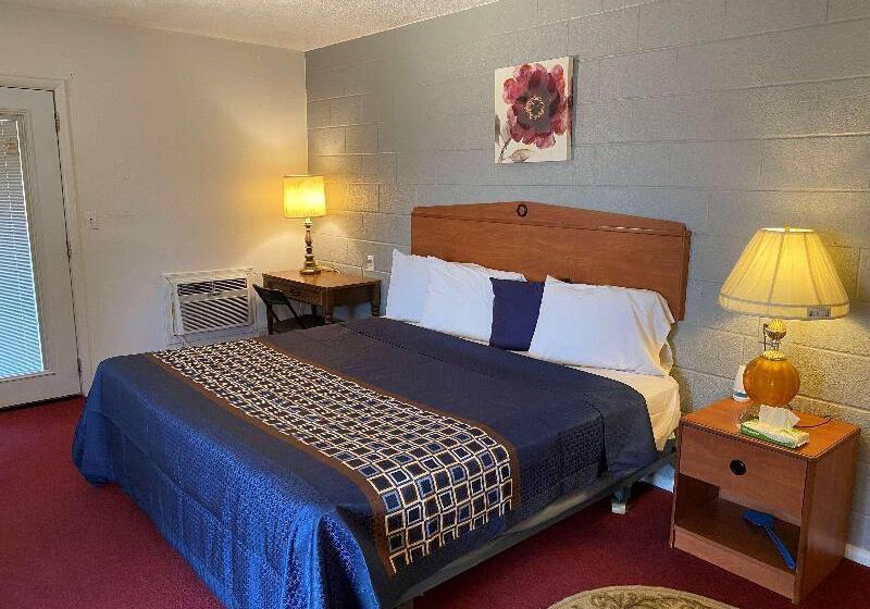 غرفة قياسية سرير كينج, Knights Inn Fairview