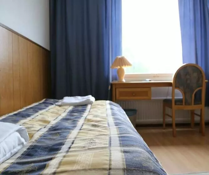 Standard Yhden Hengen Huone, Li Iisalmen Seurahuone