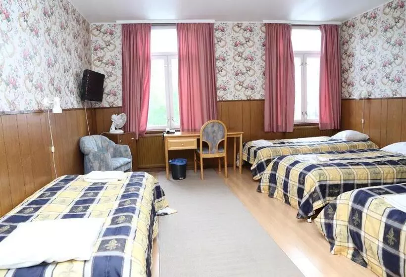 Perhehuone, Li Iisalmen Seurahuone