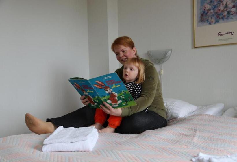 חדר משפחתי, Li Iisalmen Seurahuone