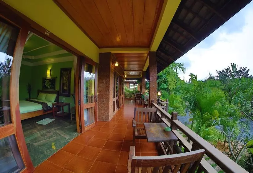 اتاق لوکس, Natural Bungalows Restaurant And Bar