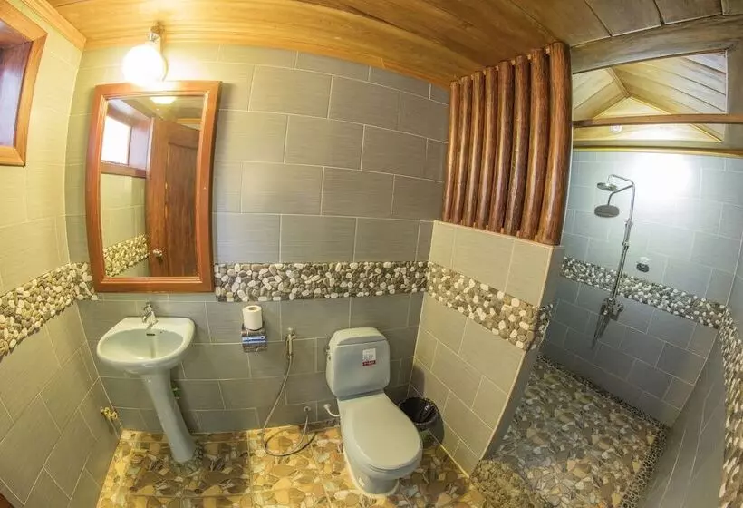 اتاق لوکس, Natural Bungalows Restaurant And Bar