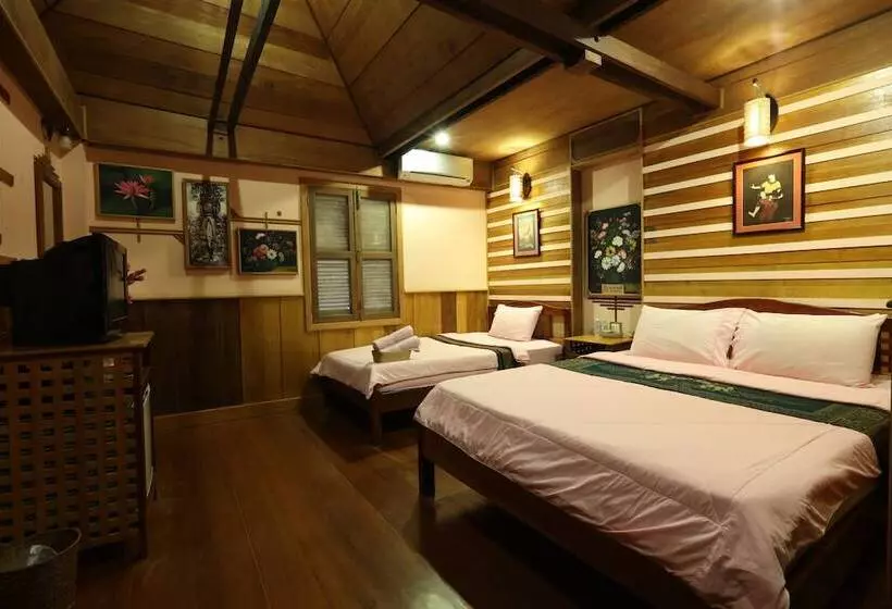 بانگلوی استاندارد, Natural Bungalows Restaurant And Bar