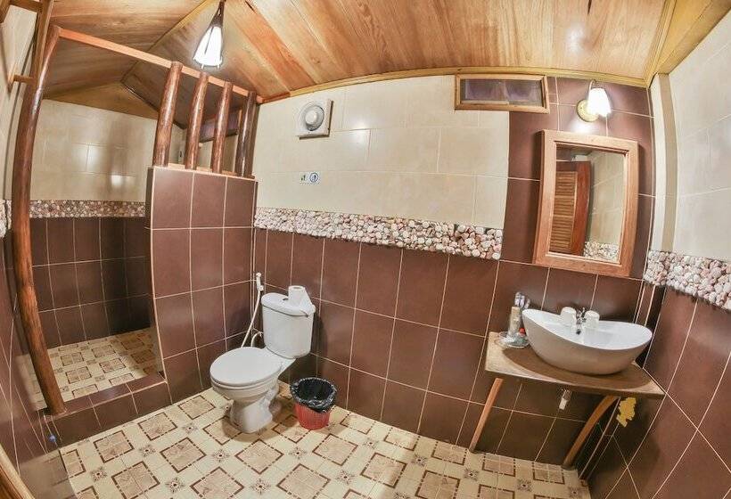 غرفة ديلوكس ثلاثية, Natural Bungalows Restaurant And Bar