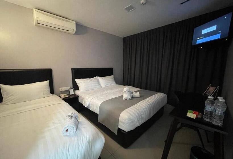 Quarto Triplo Deluxe, Royale City Hotel 10 Min From Klia Klia 2 Airport