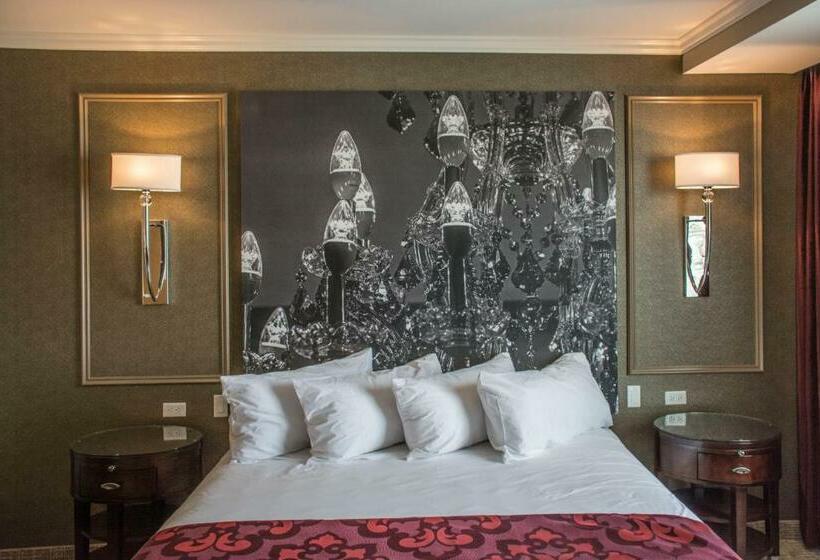 סטודיו דלוקס, The Delavan