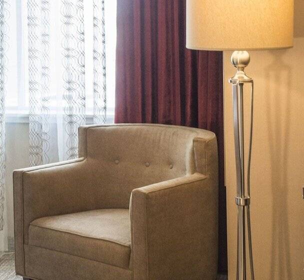 חדר דלוקס, The Delavan