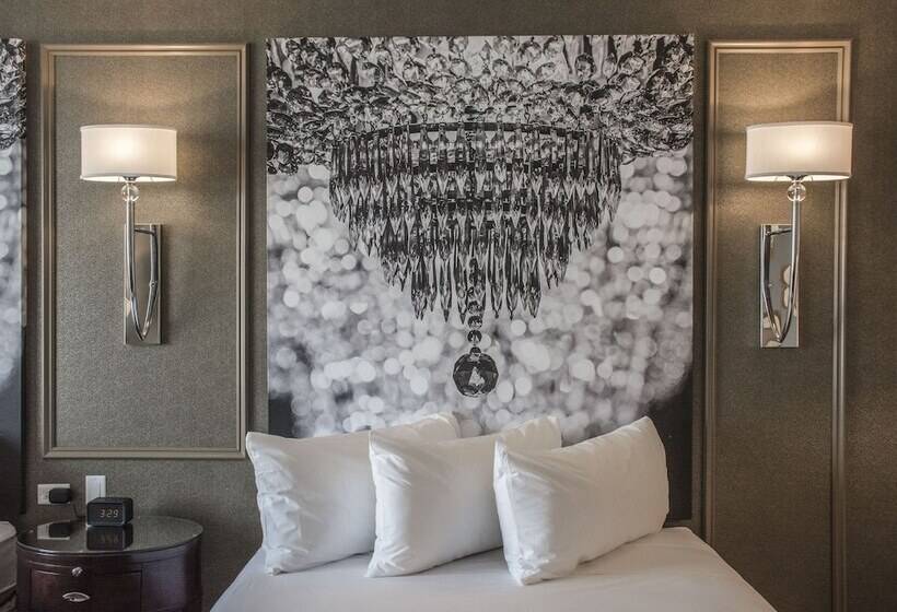 חדר דלוקס, The Delavan