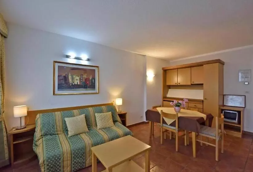 سوییت, La Roche Hotel Appartments