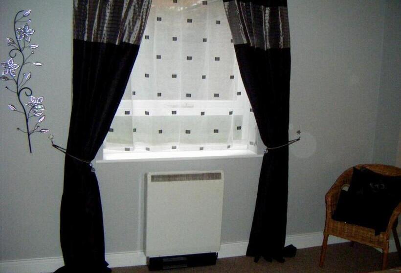 침실 3개 아파트, Riverbank View Three Bedroom Apartment With Free Parking