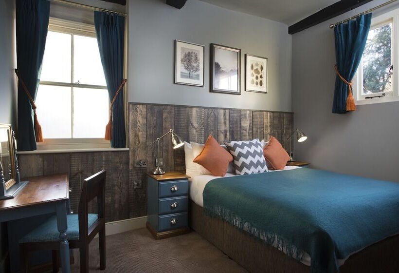 اتاق سوپریور, The Ostrich Inn Colnbrook London Heathrow