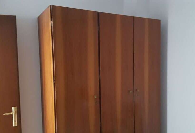 침실 1개 아파트, Varmy