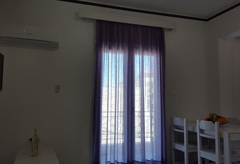 침실 2개 아파트, Varmy