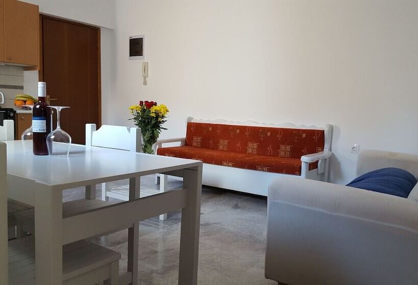 침실 2개 아파트, Varmy