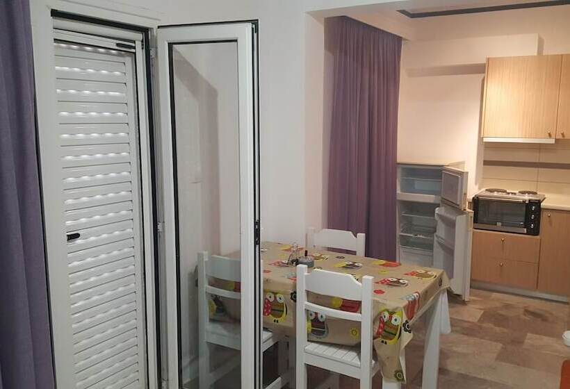 침실 1개 아파트, Varmy