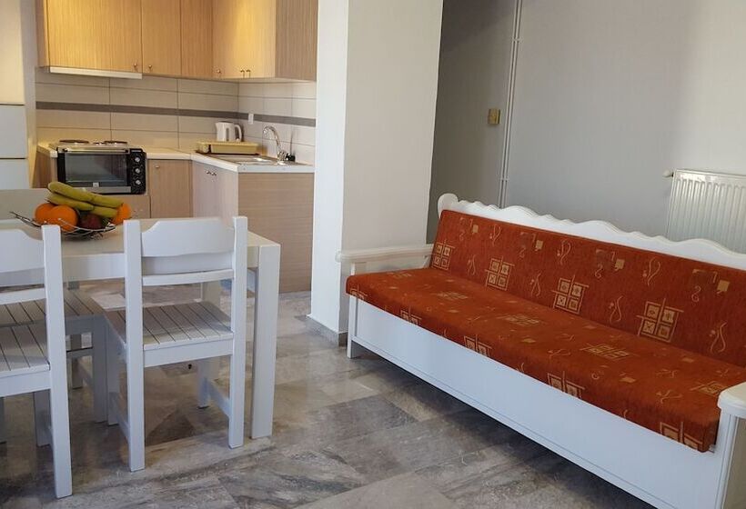 침실 2개 아파트, Varmy