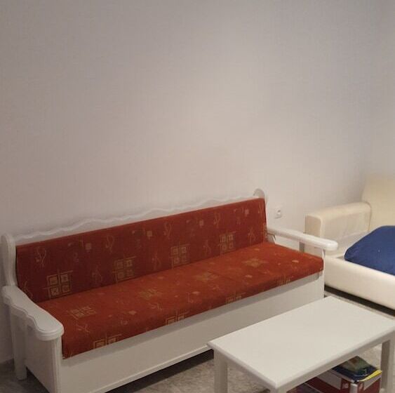 침실 2개 아파트, Varmy