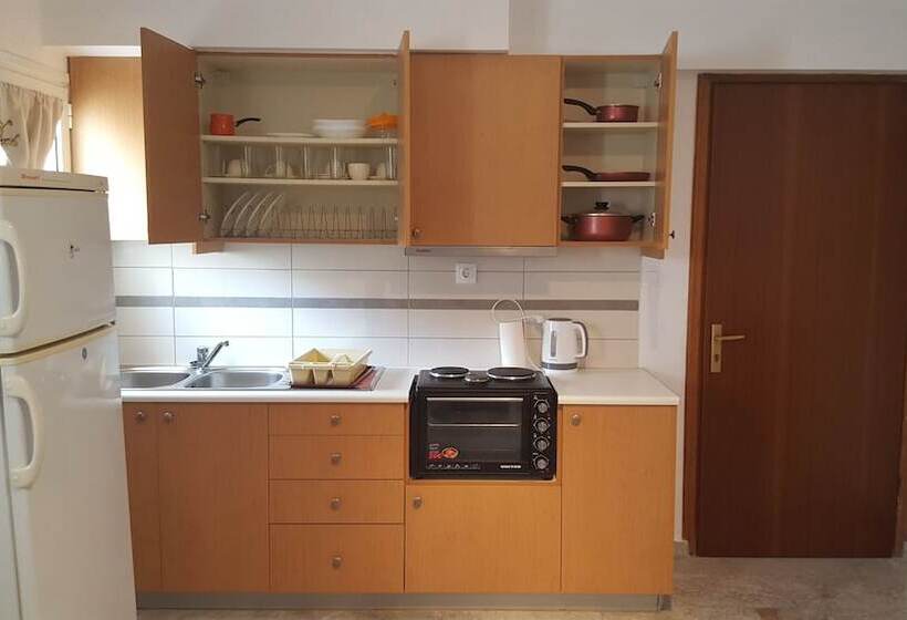 침실 2개 아파트, Varmy