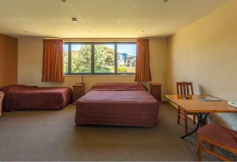 إستوديو قياسى, Waterfront Motel