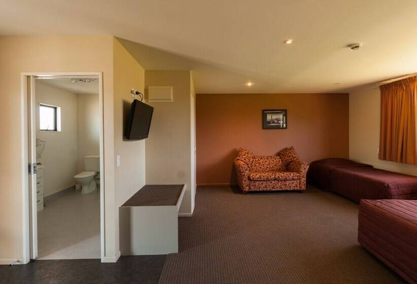 إستوديو قياسى, Waterfront Motel