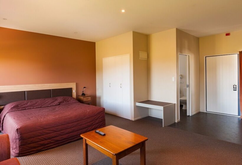 إستوديو قياسى, Waterfront Motel