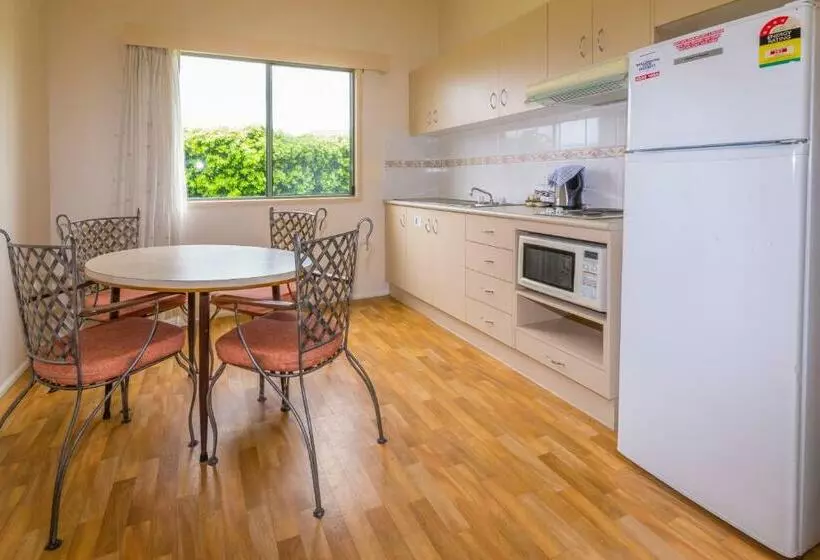 Standard-bungalow 2 Makuuhuonetta, Wollongong Surf Leisure Resort