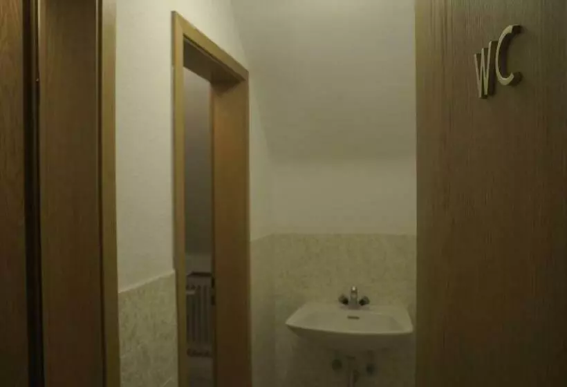 Standard Yhden Hengen Huone, Fährhaus