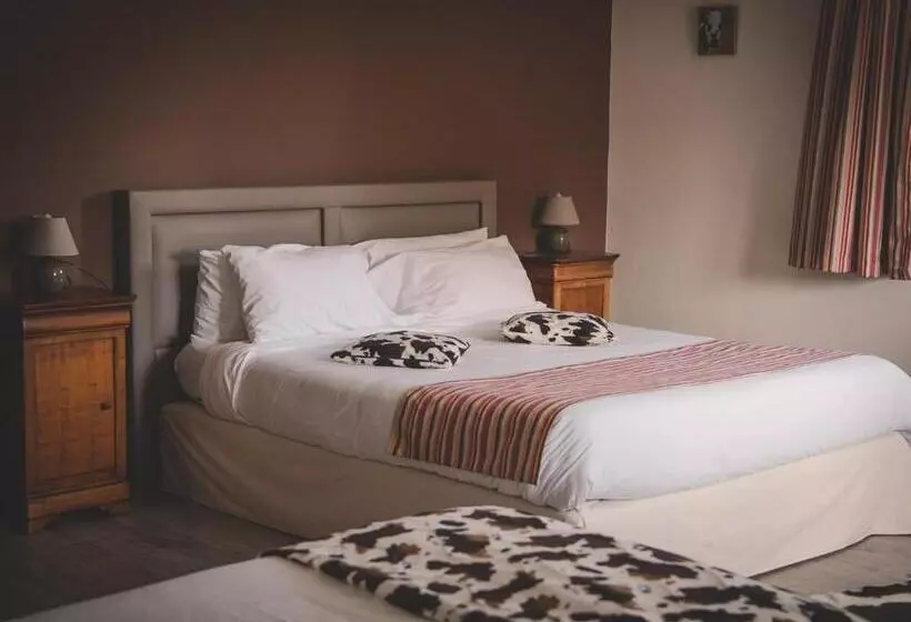 Standard Kolmen Hengen Huone, La Maison Periot