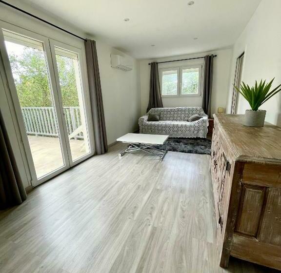 ２ベッドルームハウス, Le Fenouillet Cottage Proche Des Grands Buffets