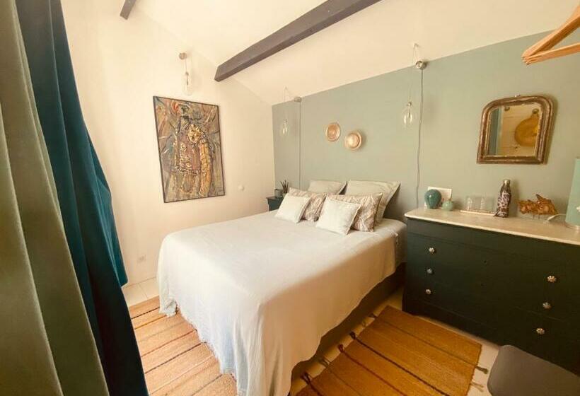 Номер Стандарт, M&s   Maison Féraud