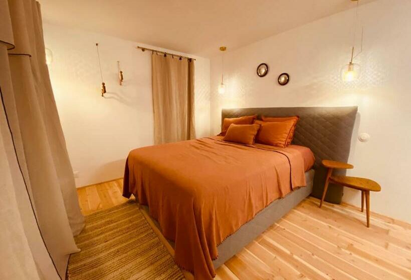 Номер Стандарт, M&s   Maison Féraud