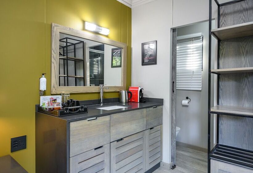 デラックスキャビン, Hazyview Cabanas