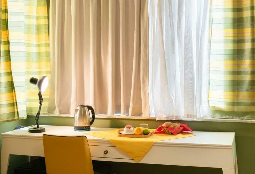 豪华房间, Artistic Tirana Blloku