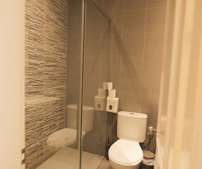 经济房, Artistic Tirana Blloku