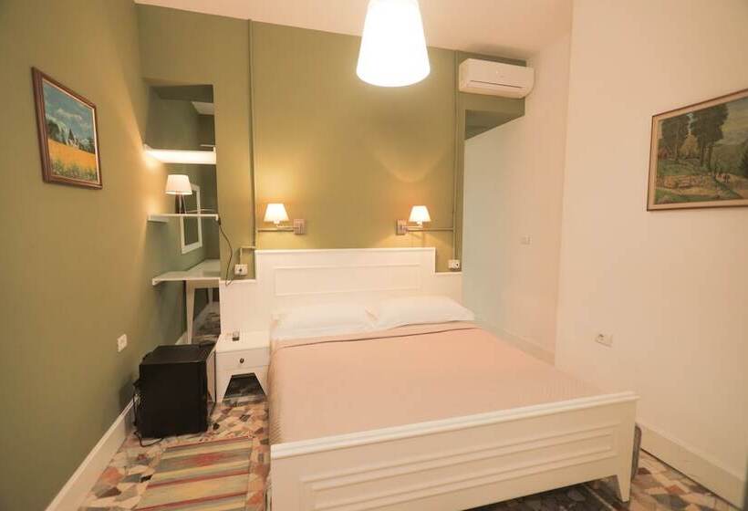 豪华房间, Artistic Tirana Blloku